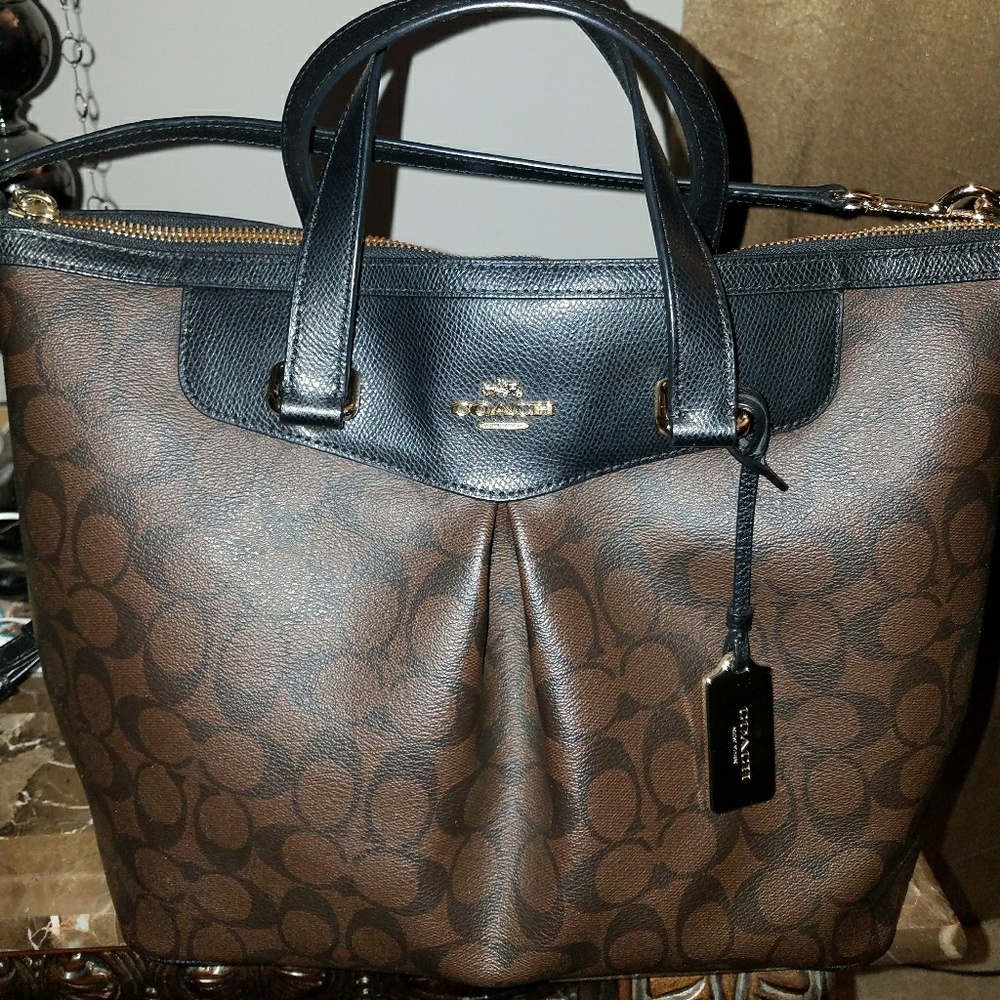COACH SIGNATURE TOTE